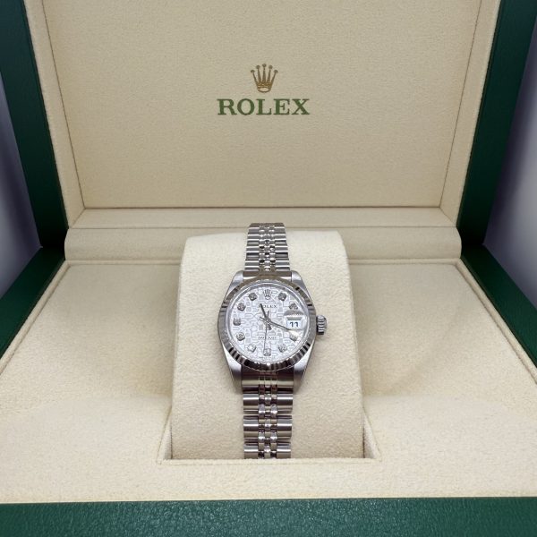 Rolex Lady DateJust + win up to £1k instantly!