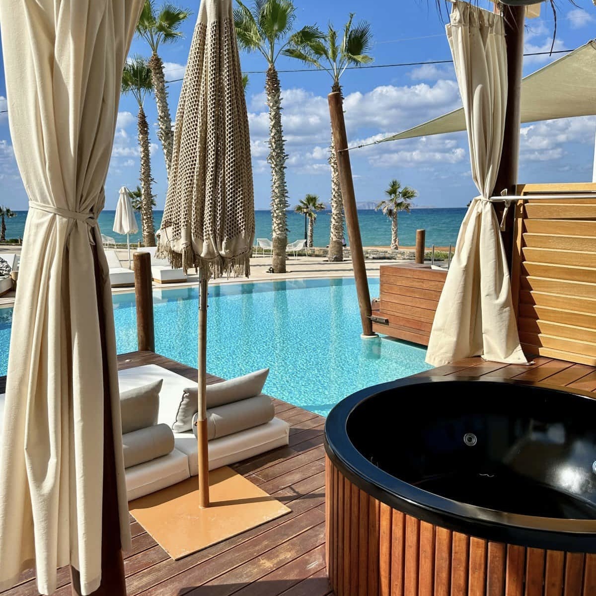 STELLA ISLAND OVERWATER BUNGALOW ALL INCLUSIVE - £7K ALT + £20K INSTANTS!