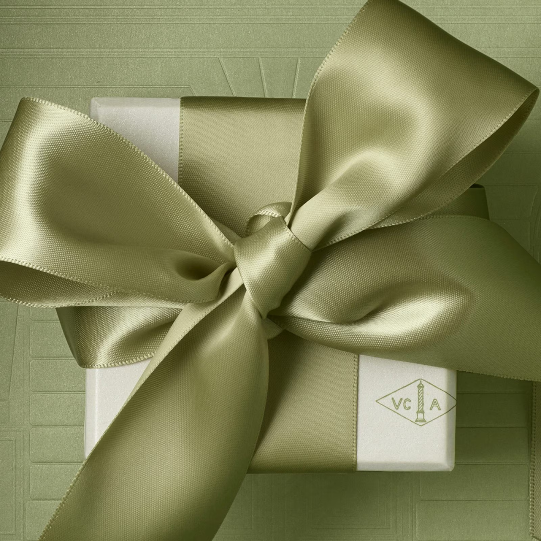 Van Cleef & Arpels Sweet Alhambra Bracelet or £1k + Instant Wins