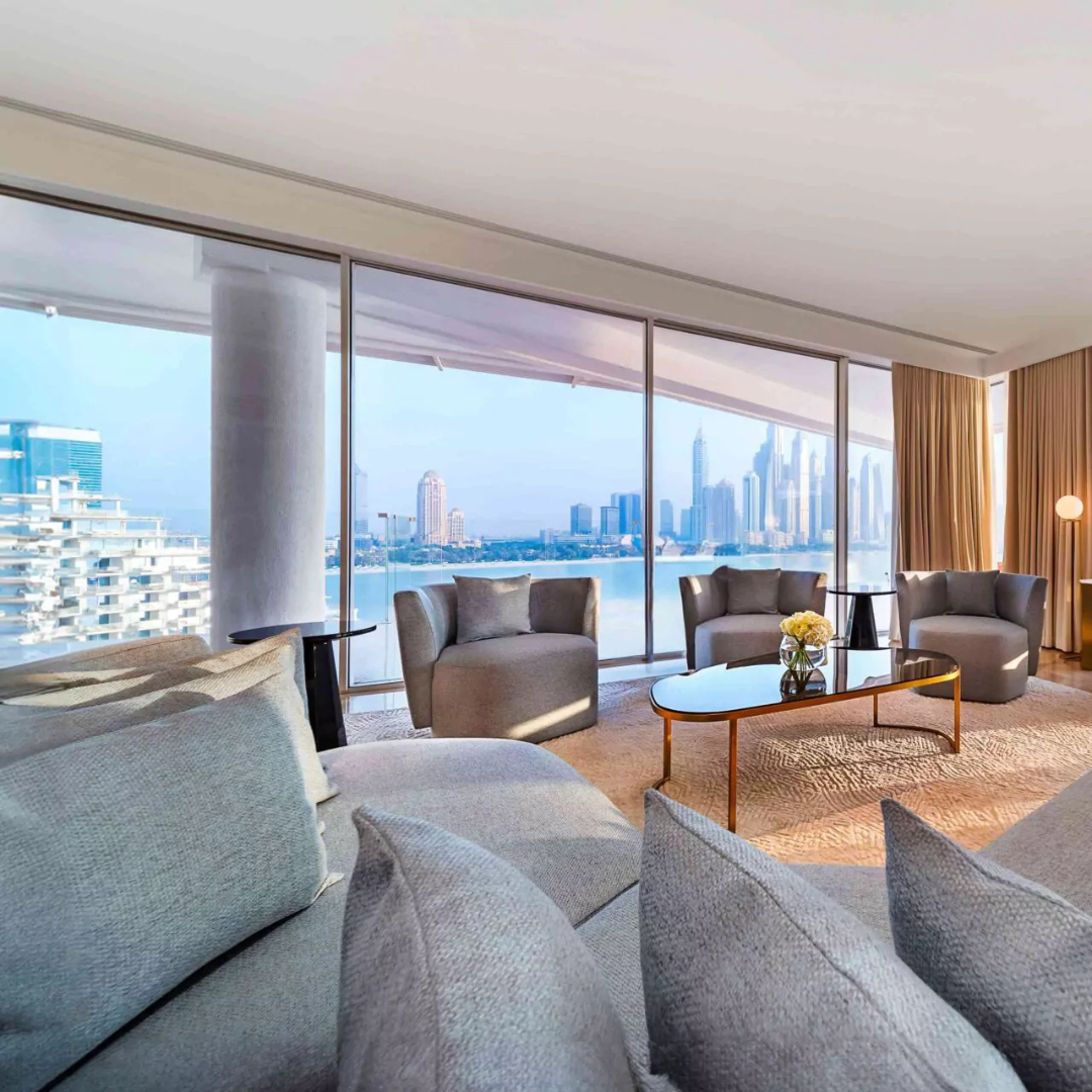 DUBAI WINTER SUN! 1 WEEK AT THE FIVE ON THE PALM OR £2,500! + INSTANTS