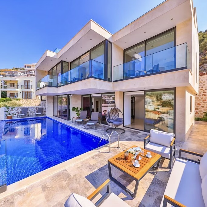 £19K INSTANT WINS FOR 50P + HUGE PRIVATE TURKEY VILLA END PRIZE!