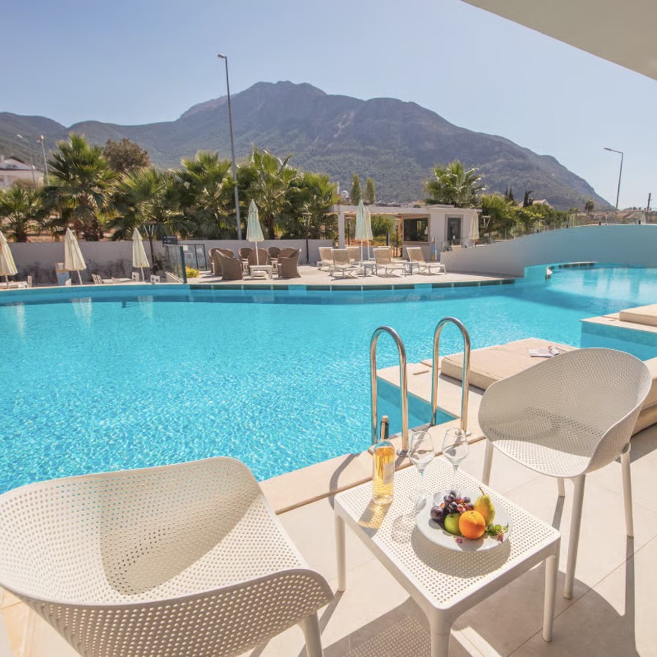 HUGE CASH INSTANT WINS FOR 50P + 5* TURKEY HOLIDAY END PRIZE!